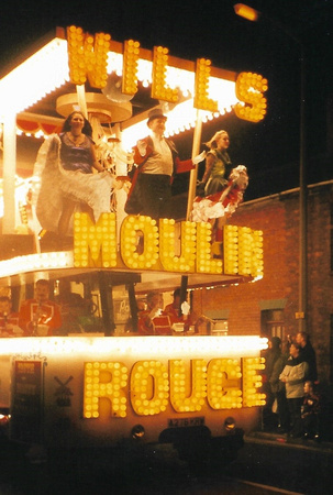 Moulin Rouge - Wills CC